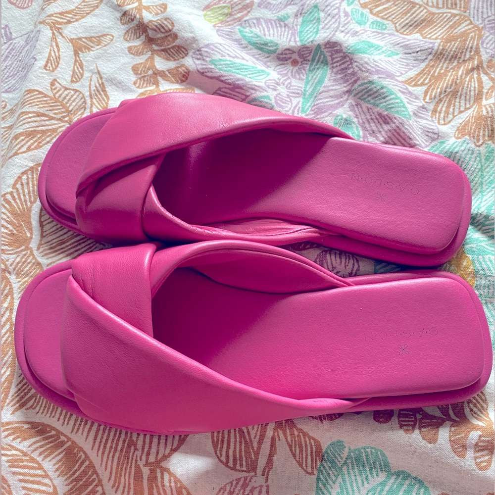 Pink Leather Slide Sandals from Nordstrom. NWT.  Never worn. Soft & Cushy.Size 7 - Picture 10 of 16